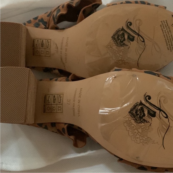 NWOT Free People block heels - Picture 6 of 7